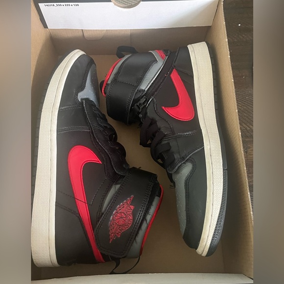 Air Jordan 1 Hi Flyease - Picture 1 of 5